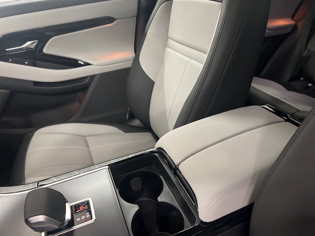 New 2026 Arroios Grey Land Rover Dynamic SE image 36