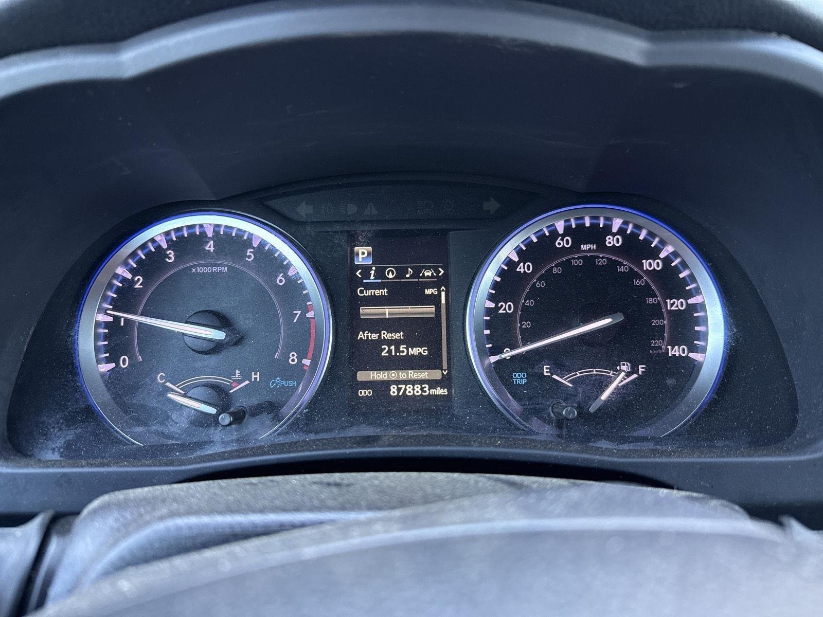 Used 2019 Toyota Highlander XLE with VIN 5TDJZRFH4KS591977 for sale in Kansas City