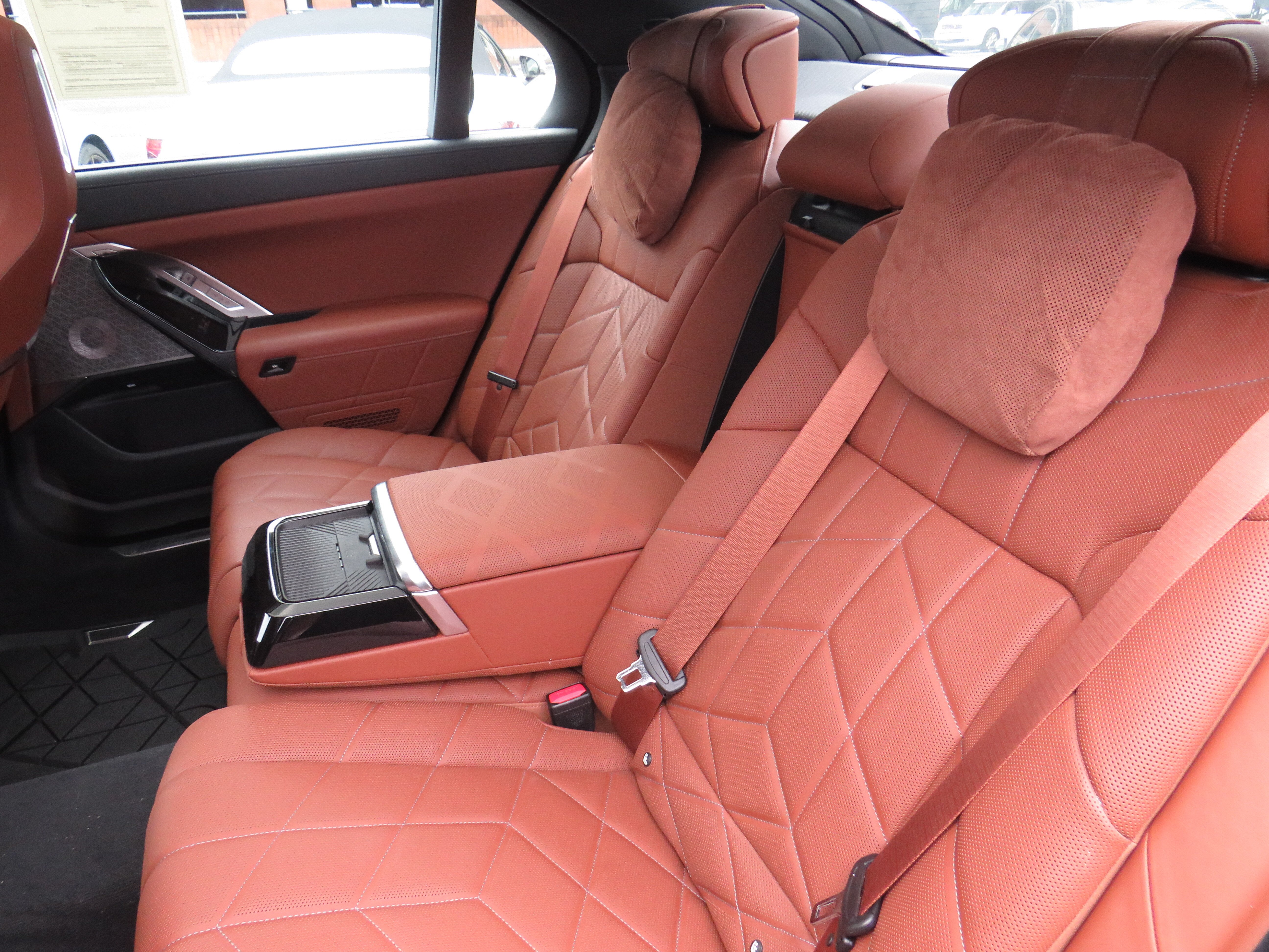 Used 2024 Black Sapphire Metallic BMW 760i xDrive image 22