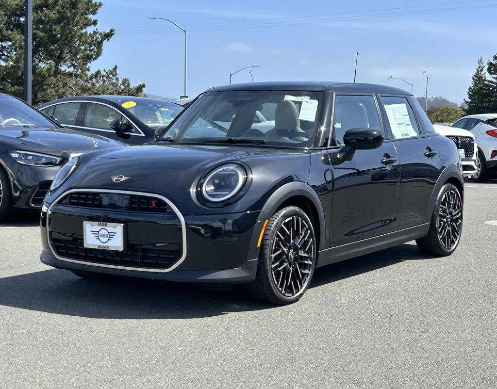 2026 MINI Hardtop Cooper S's photo