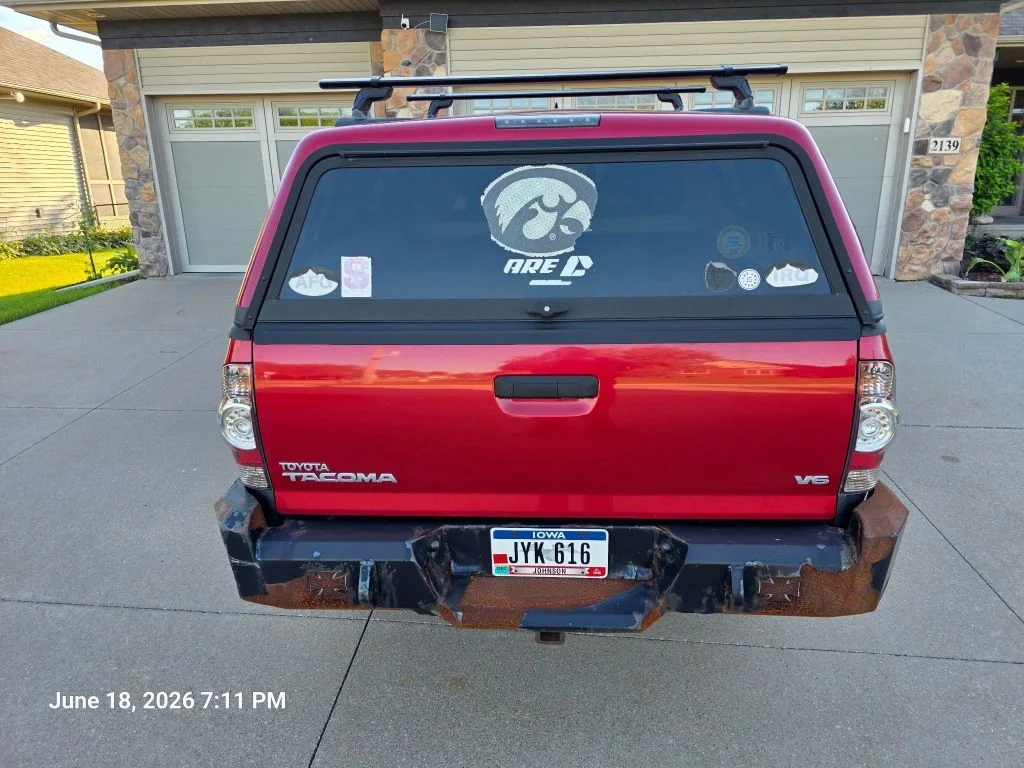 Used 2015 Red Toyota Base image 7