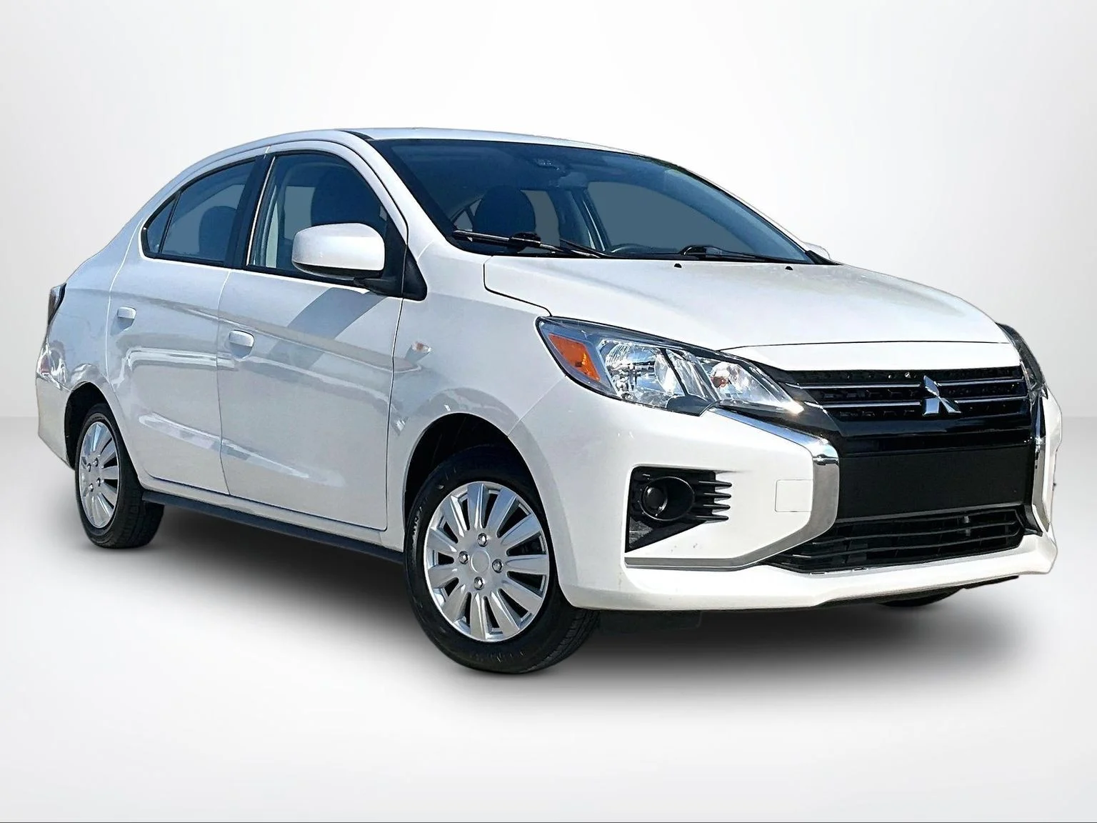 Used 2024 White Mitsubishi ES image 13