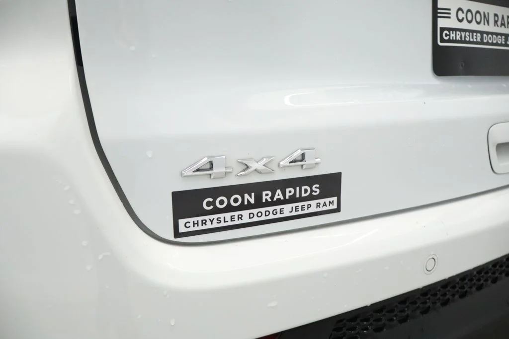 Used 2024 White Jeep Limited image 19