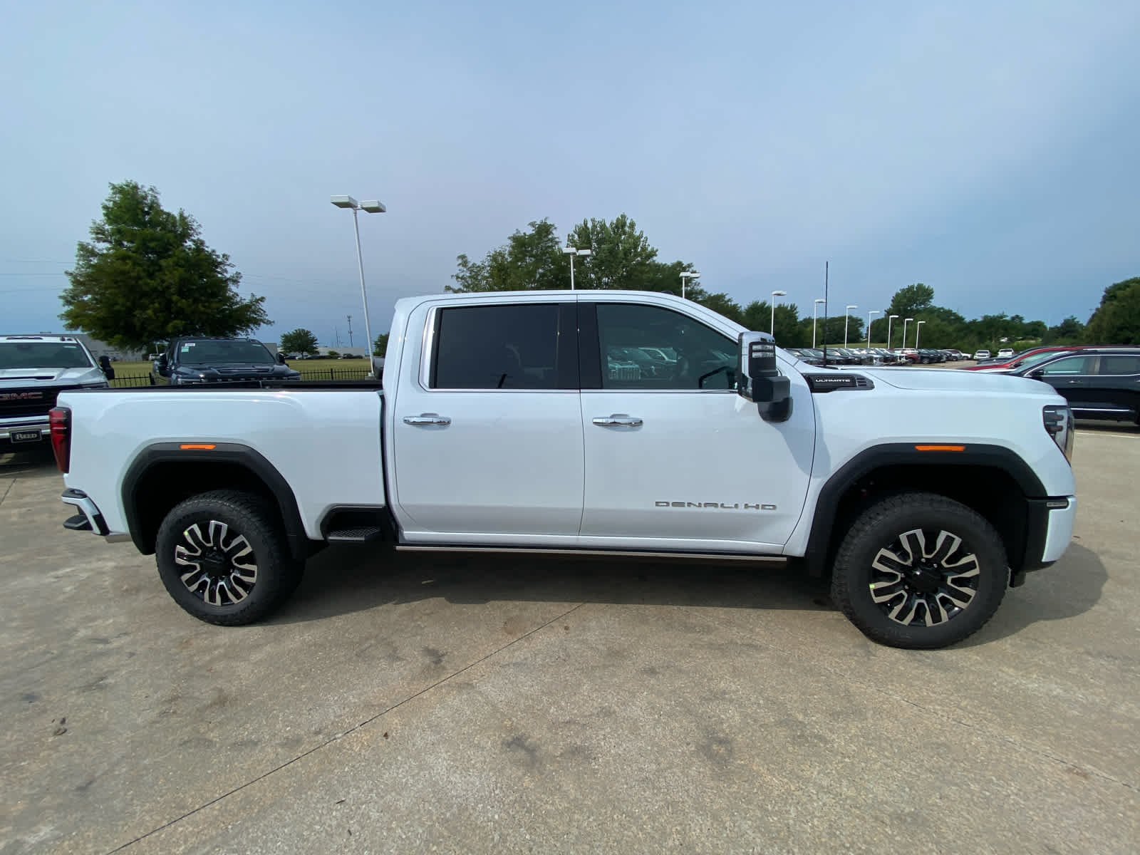 New 2026 Glacier White Tricoat GMC Denali Ultimate image 3