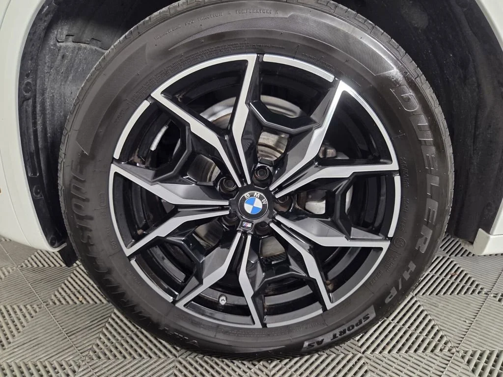 Used 2024 Alpine White BMW sDrive30i image 8