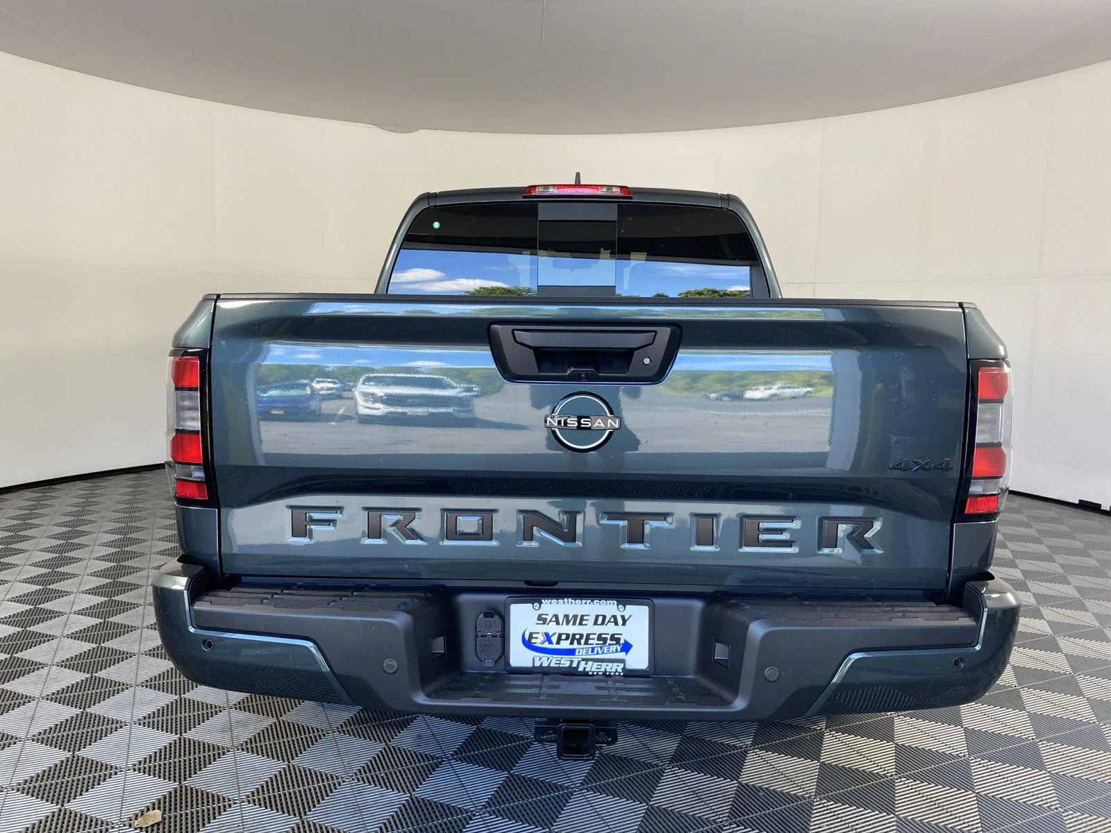 New 2027 Alpine Metallic Nissan Crew Cab SV image 18