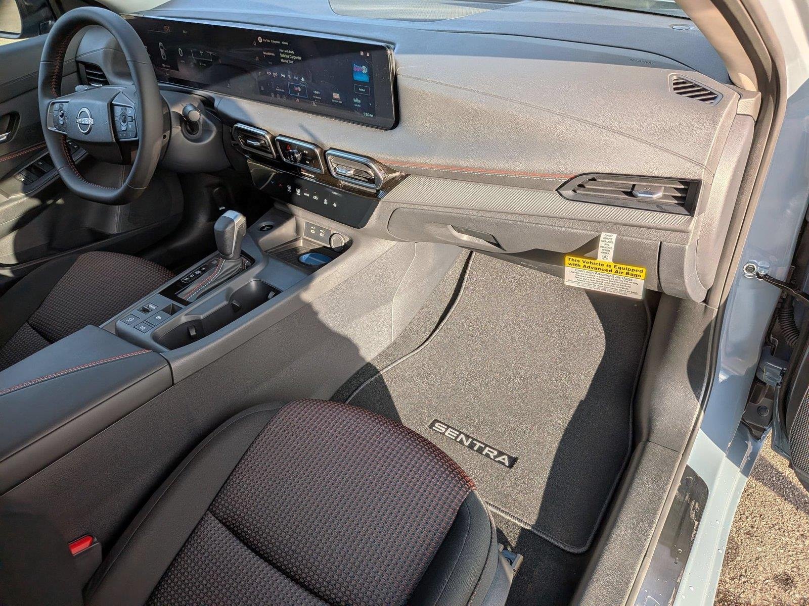 New 2027 Atlantic Gray Metallic / Super Black Two-tone Nissan SR image 37
