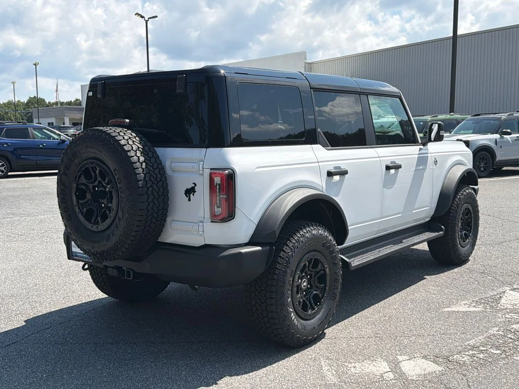 New 2025 White Ford Outer Banks image 7