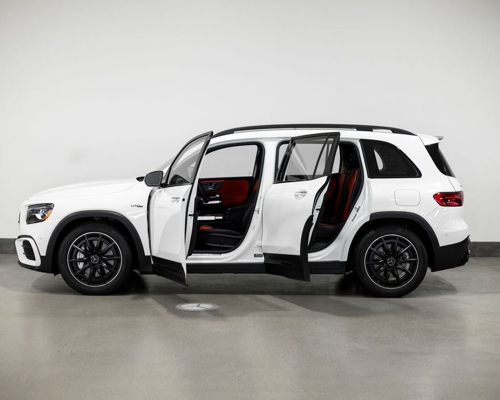 2025 Mercedes-Benz GLB GLB35 AMG - Photo 3
