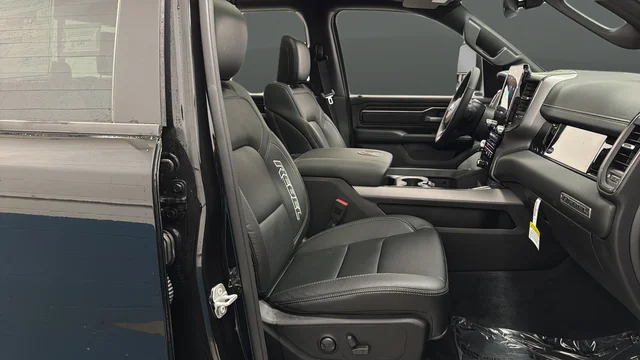 New 2026 Diamond Black Crystal Pearl-Coat Exterior Paint RAM Rebel image 25