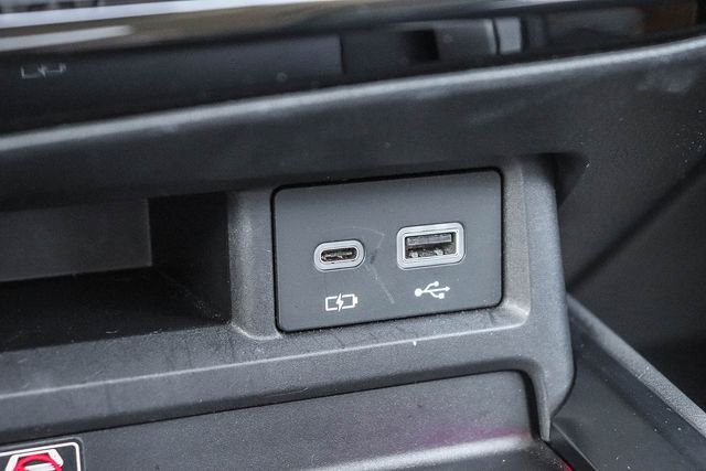 2025 Lexus NX PHEV 450h+ - Photo 24