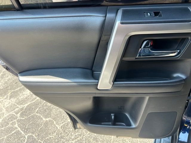 Used 2016  Toyota SR5 Premium image 7