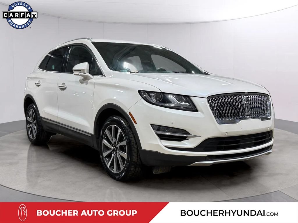 Used 2019 White Platinum Metallic Tri-Coat Lincoln Reserve image 1