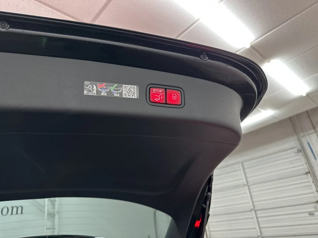 Used 2026 Black Mercedes-Benz GLC 300 image 26