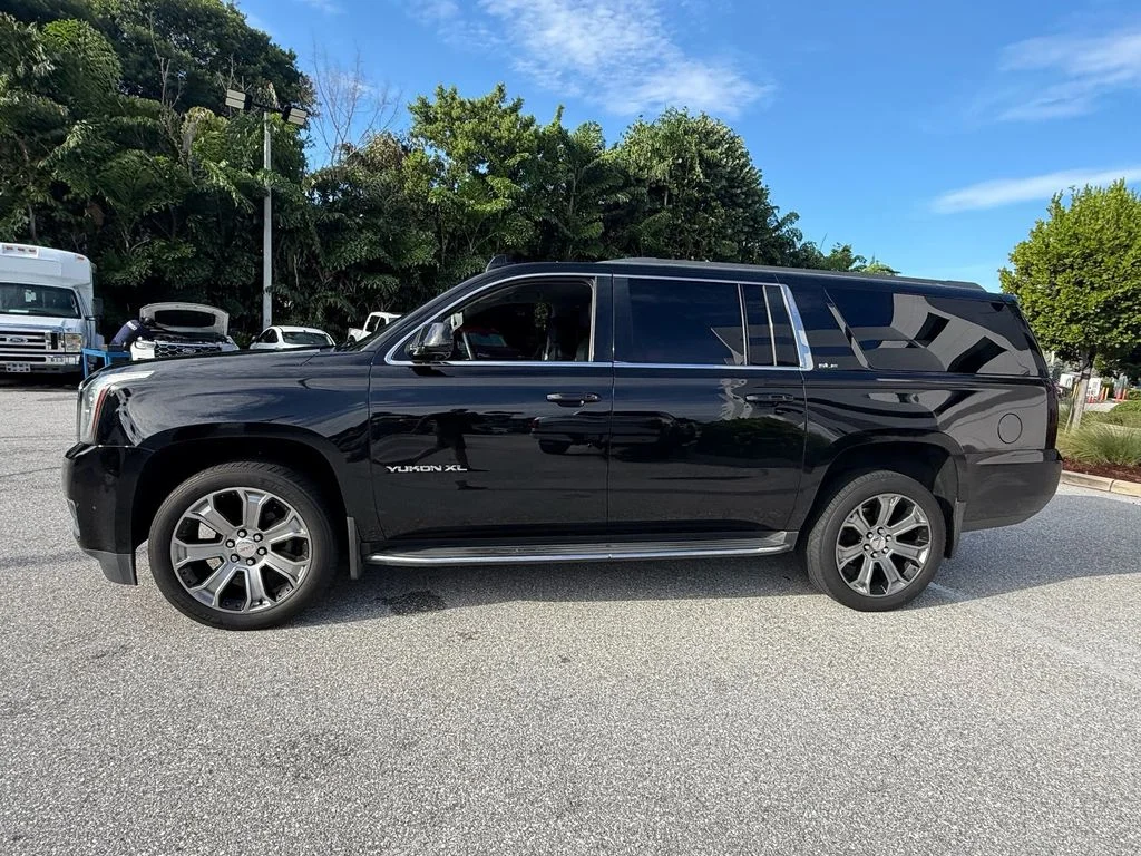 Used 2019 Onyx Black GMC SLE image 4