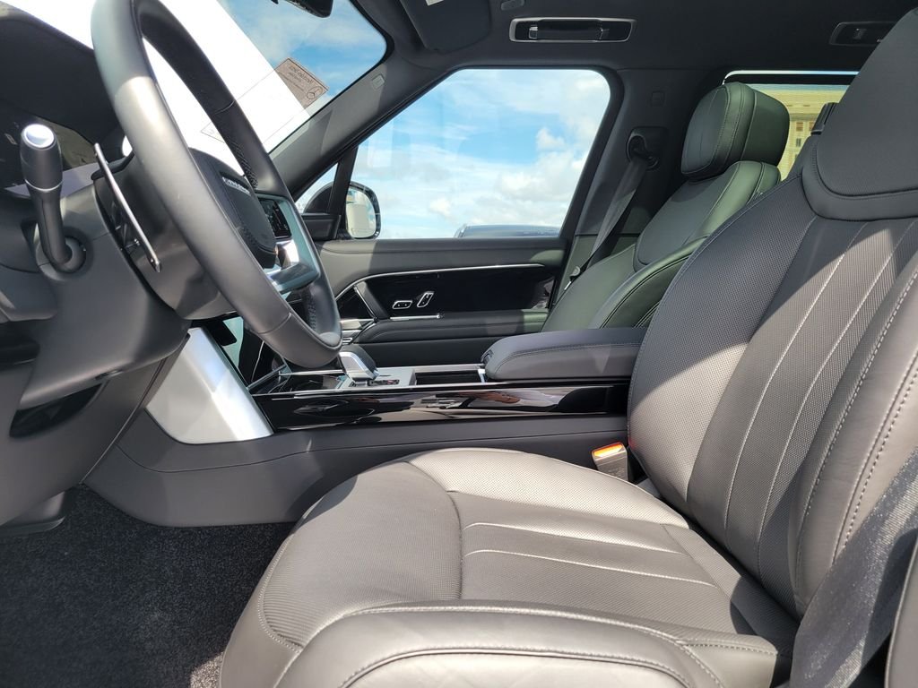 Used 2026 White Land Rover SE image 23