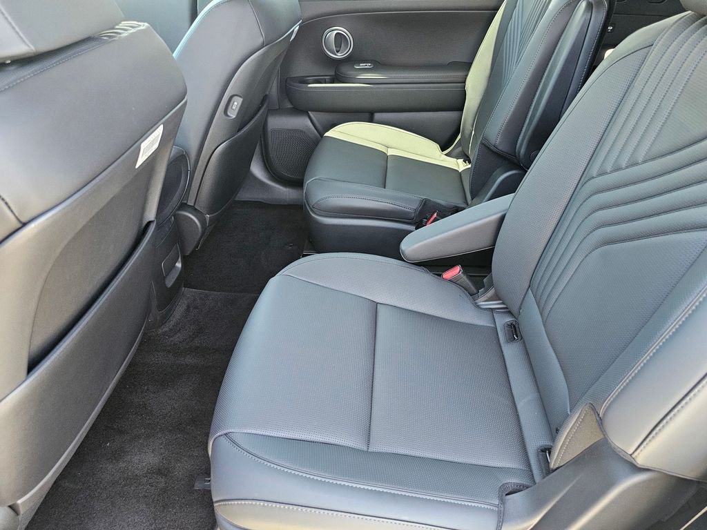 New 2026 Silver Hyundai SEL Premium image 21