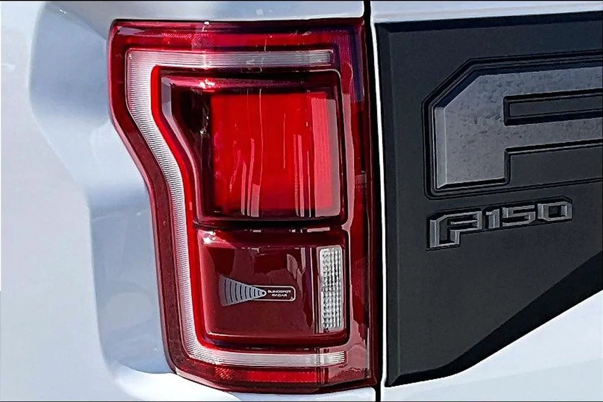 Used 2019 White Ford Raptor image 23