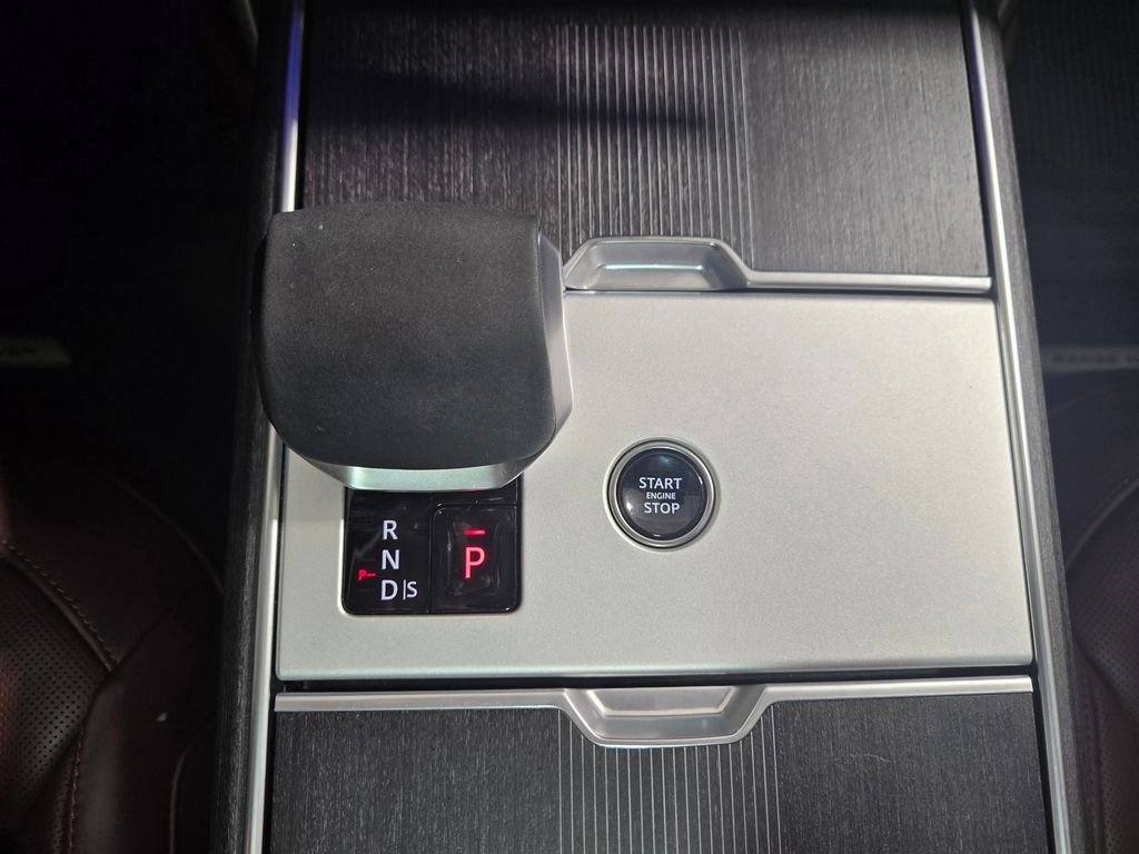Certified Used 2025  Land Rover Autobiography image 16