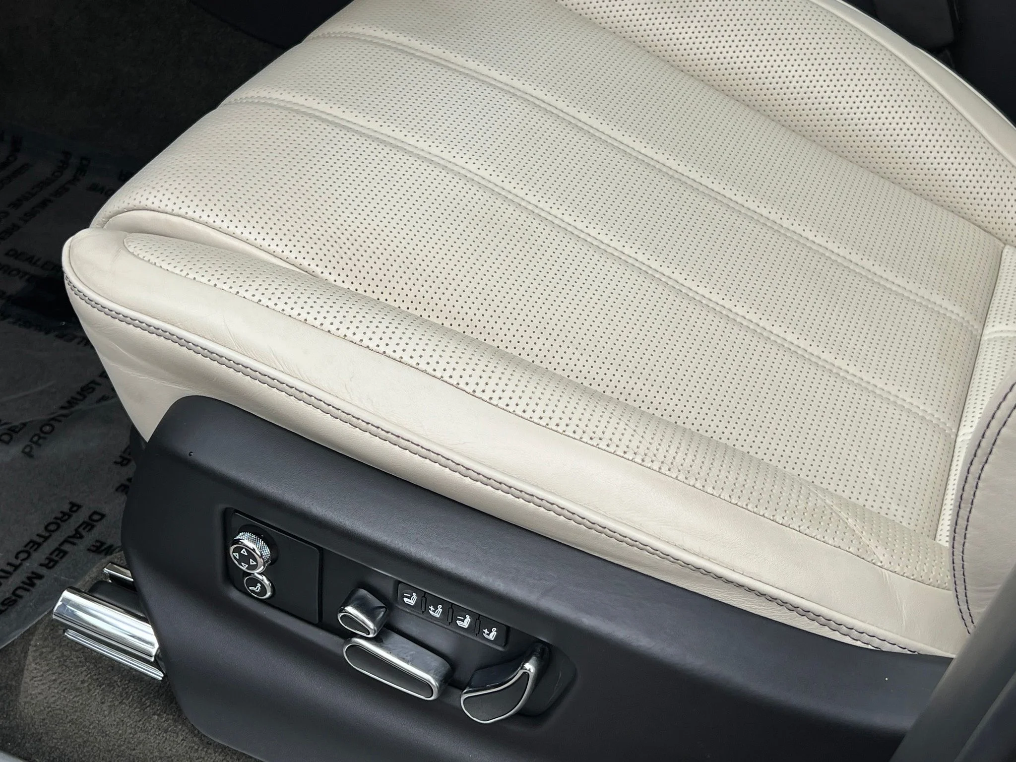 Used 2023 Blue Bentley  image 35