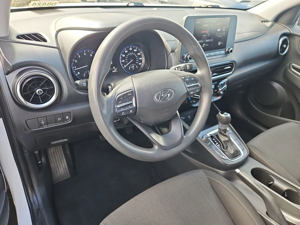 Used 2023 Lunar White Hyundai SEL image 13