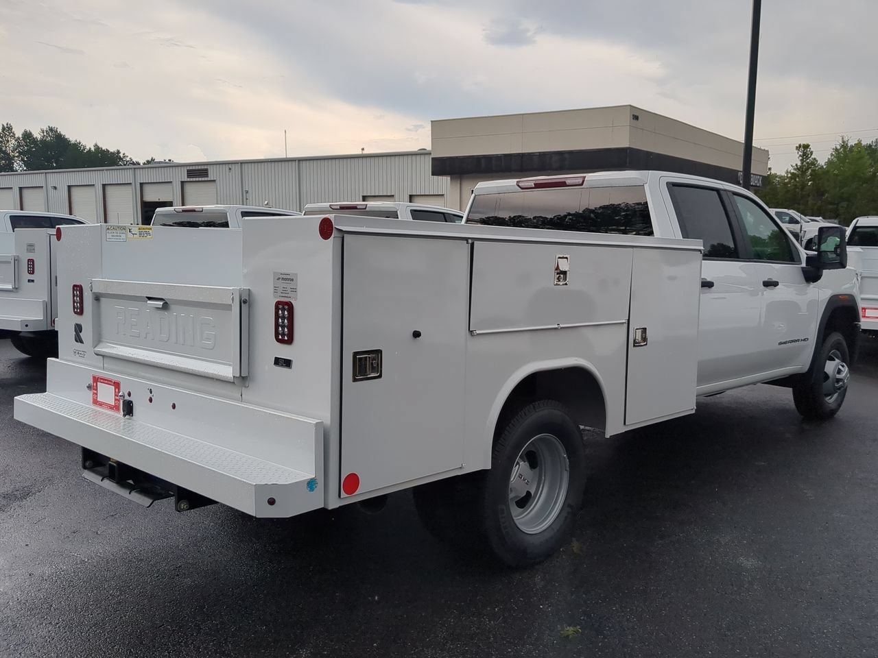 New 2026 Summit White GMC Pro image 8