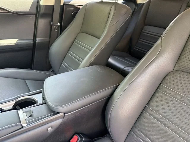 Used 2018 Silver Lexus 300h image 21
