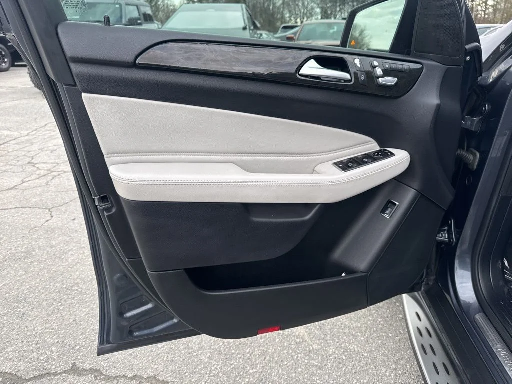 Used 2016  Mercedes-Benz GLE 350 image 25