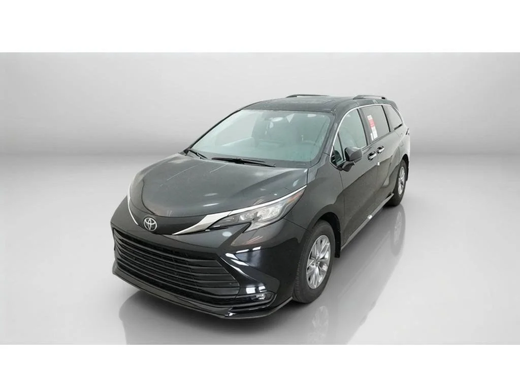 New 2026 Midnight Black Metallic Toyota XLE image 16