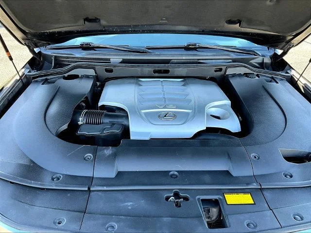 Used 2010  Lexus 570 image 39