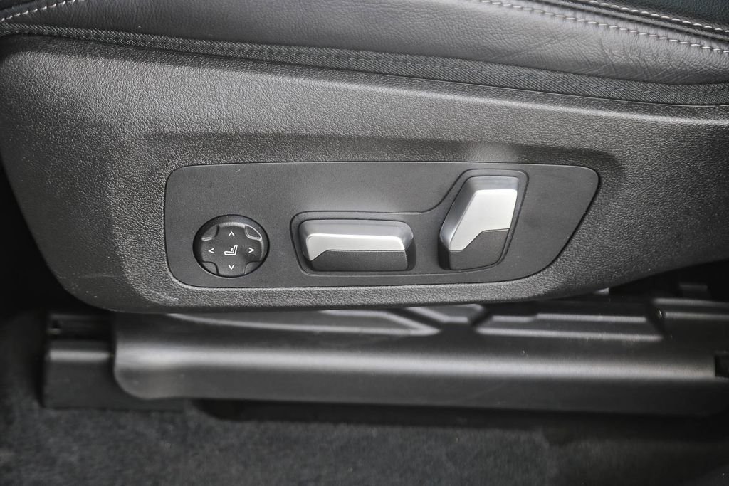 Certified Used 2023 Alpine White BMW M40i image 18