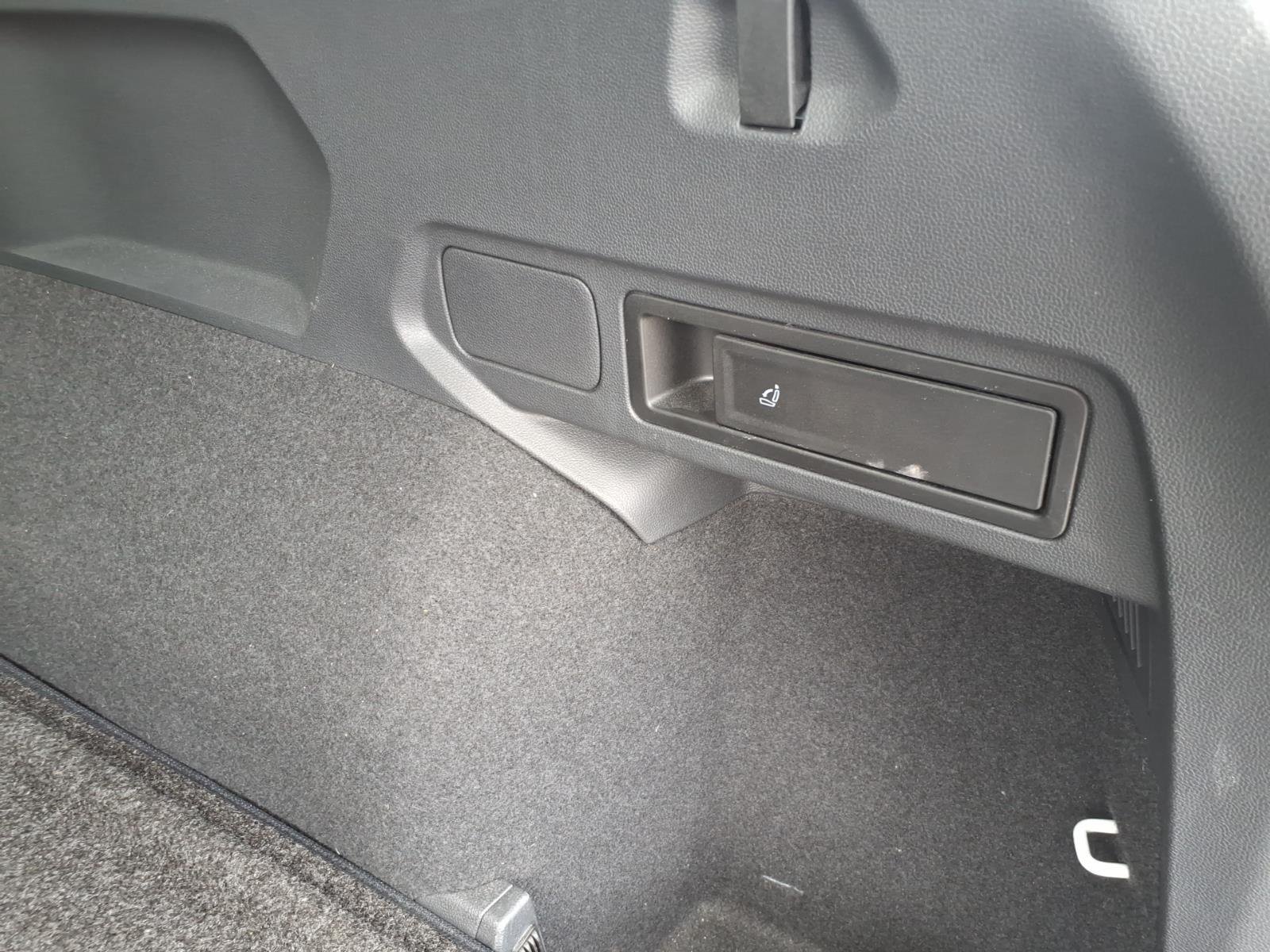 Used 2019 Pure White Volkswagen S image 32