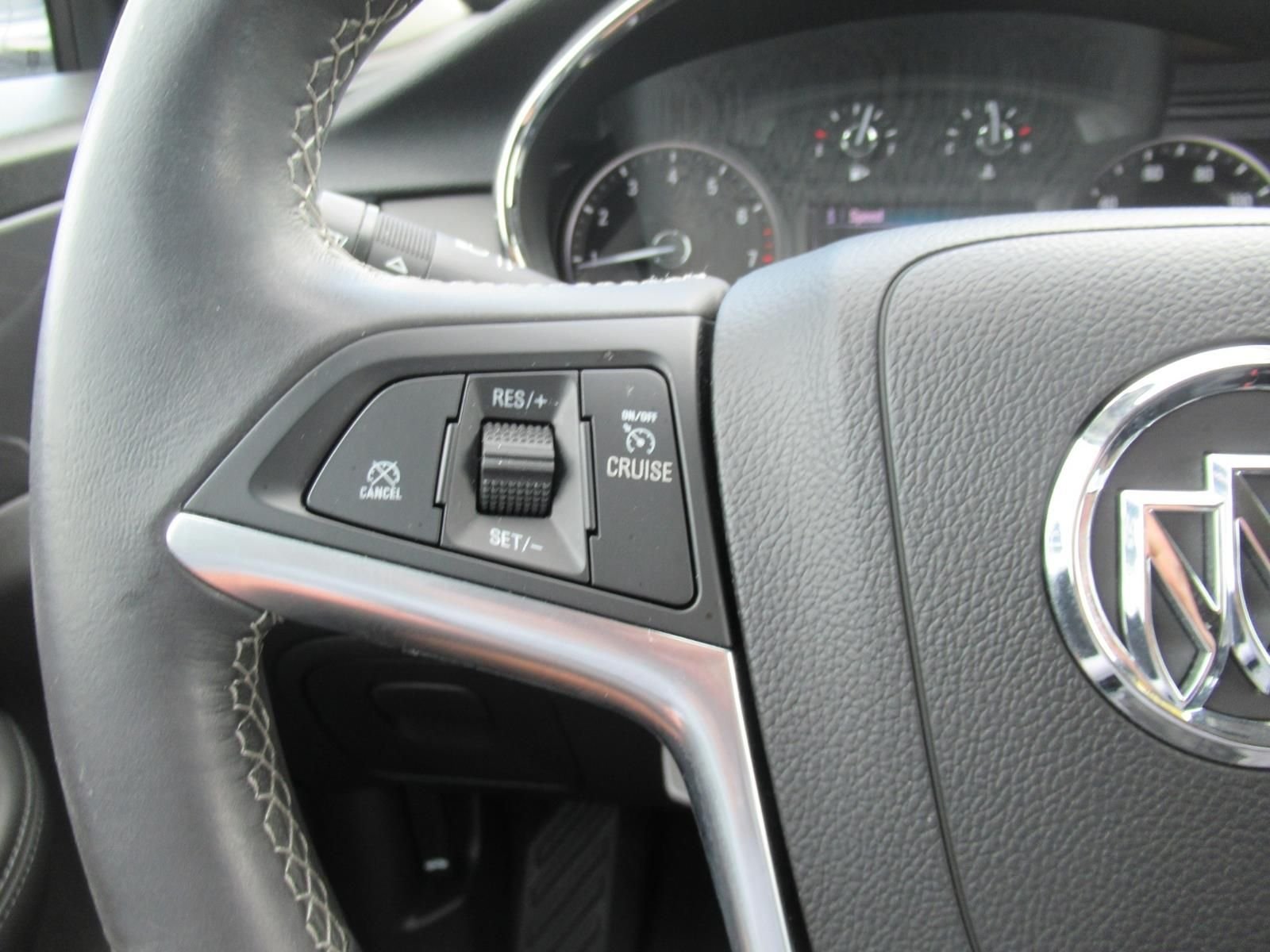 Used 2022  Buick Preferred image 24