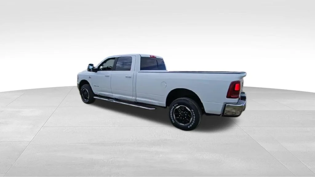 2026 RAM 3500 Laramie - Photo 6