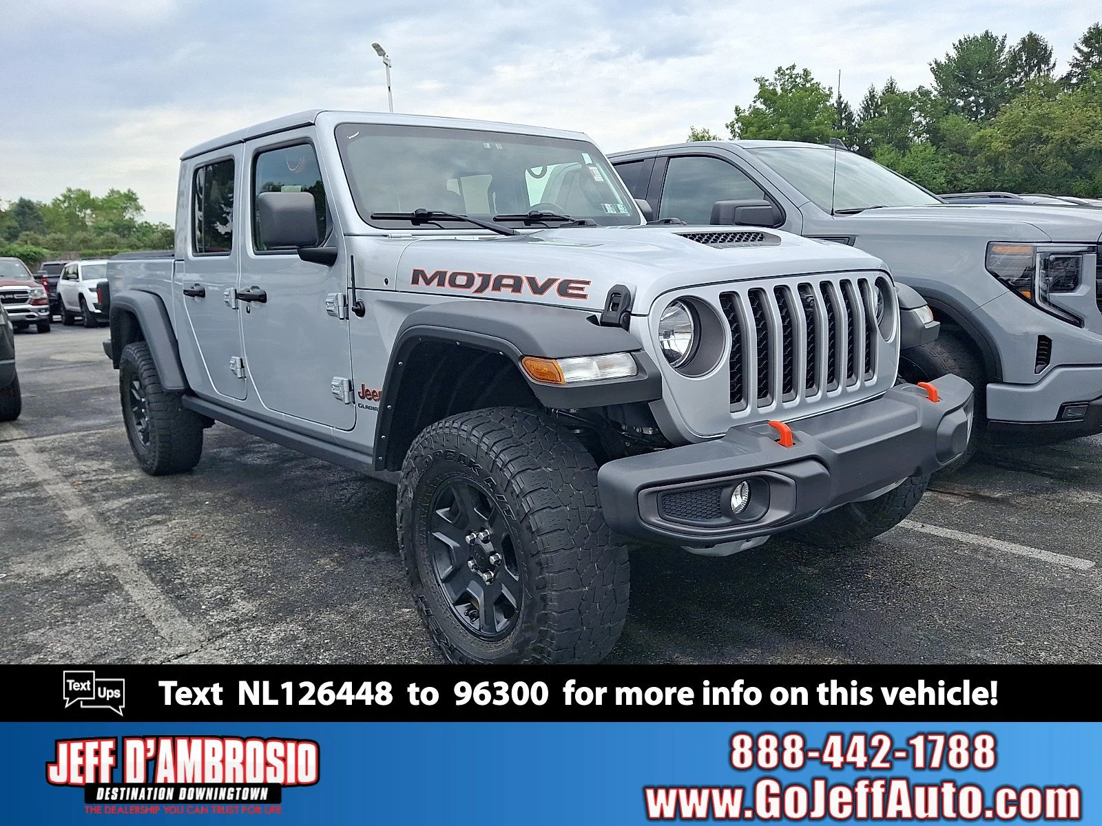 Used 2022 Silver Zynith Clearcoat Jeep Mojave image 1