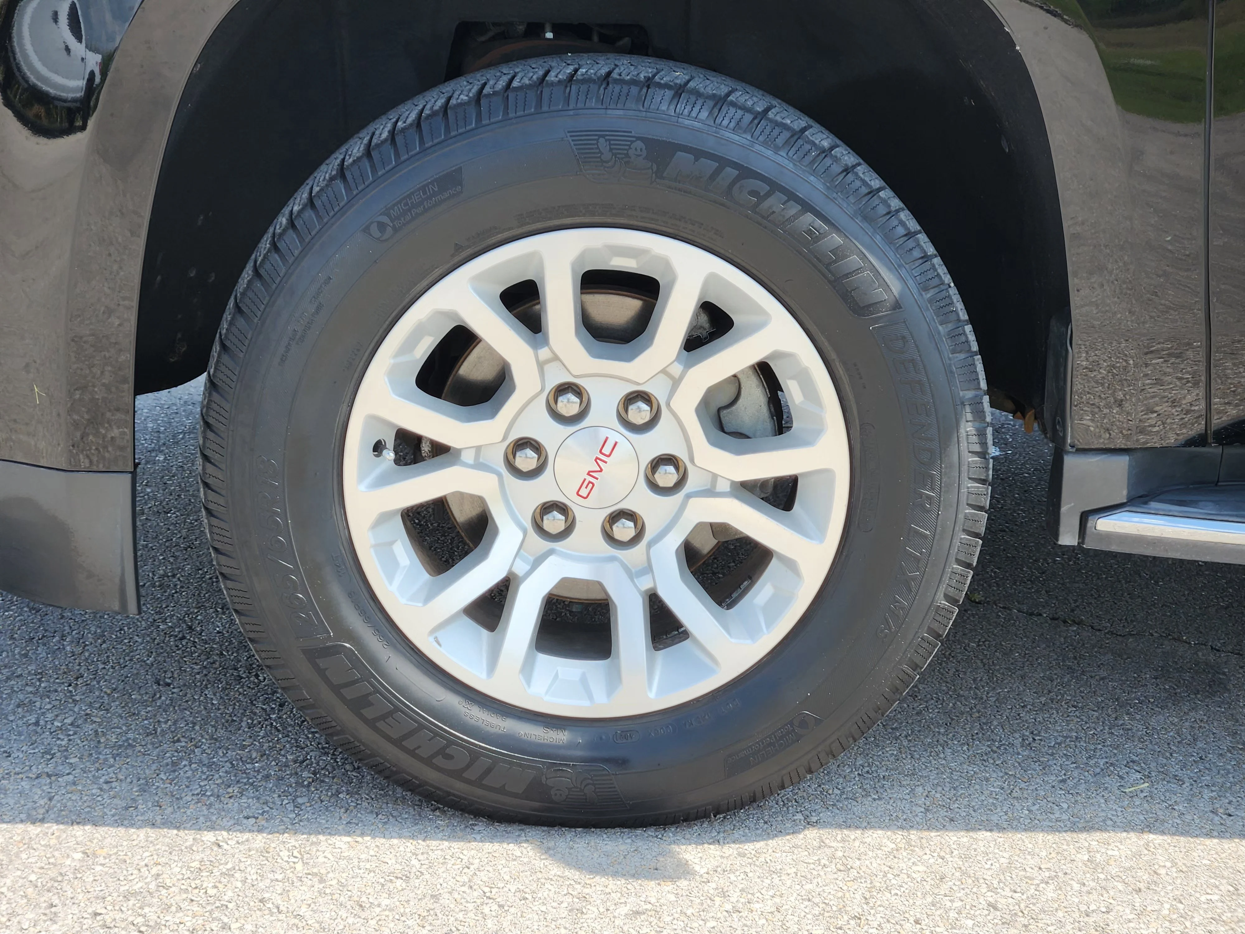 Used 2018 Onyx Black GMC SLT image 10