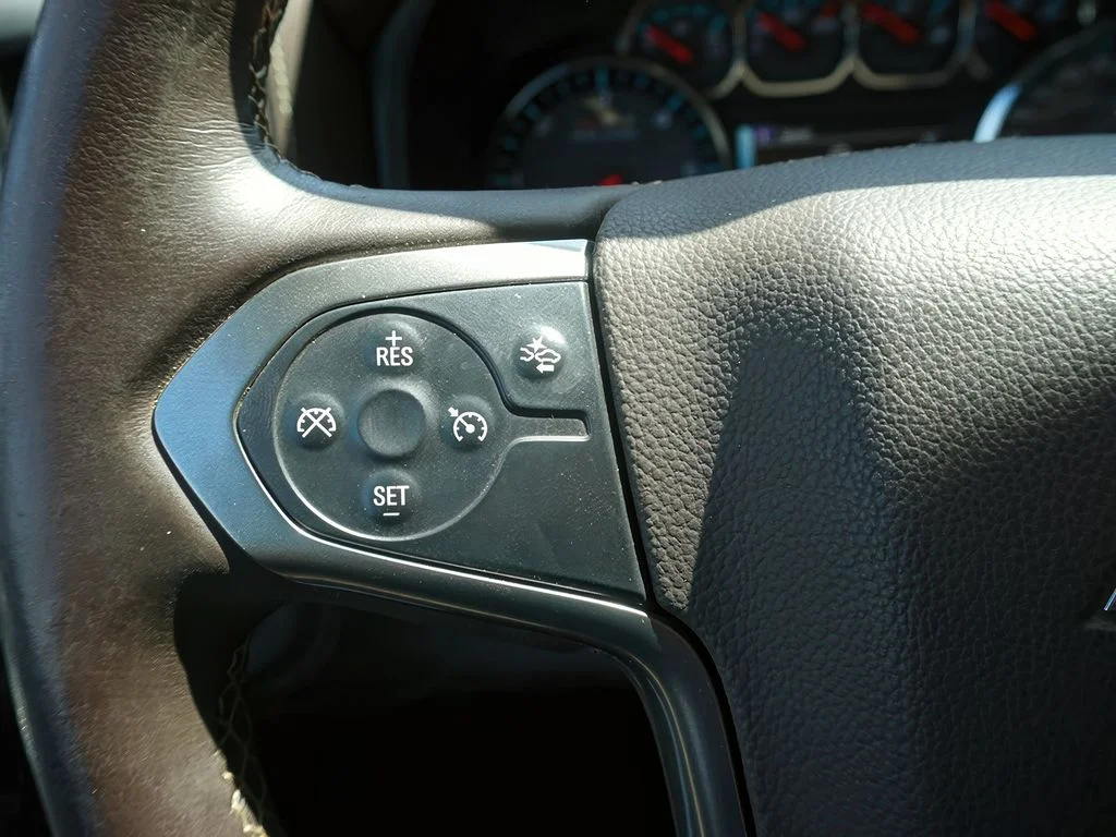 Used 2015 DEEP OCEAN BLUE METALLIC Chevrolet LTZ image 21