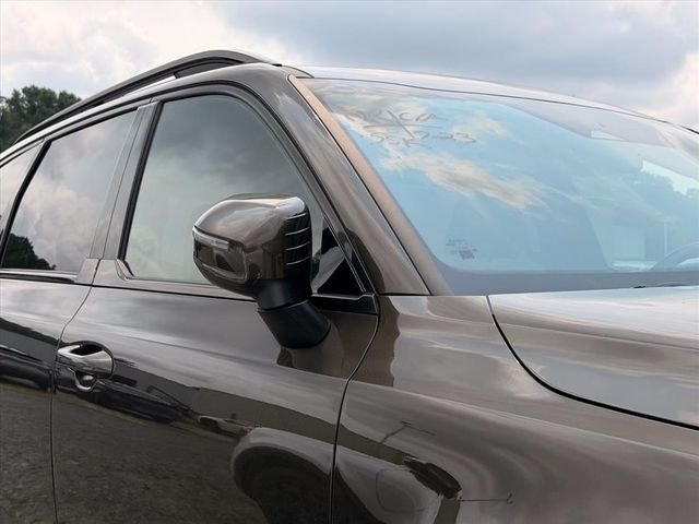 Used 2024 Green Kia EX X-Line image 9