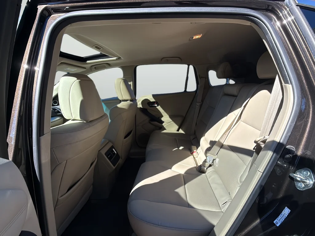 Used 2017  Acura Technology Package image 27