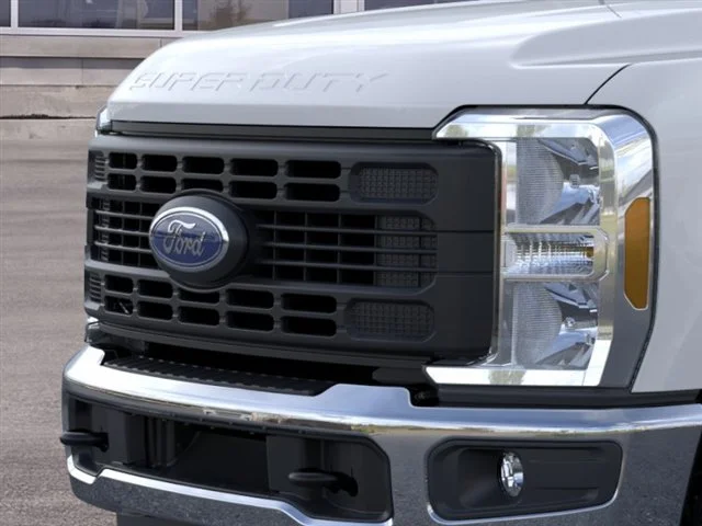New 2026 Oxford White Ford XL image 17