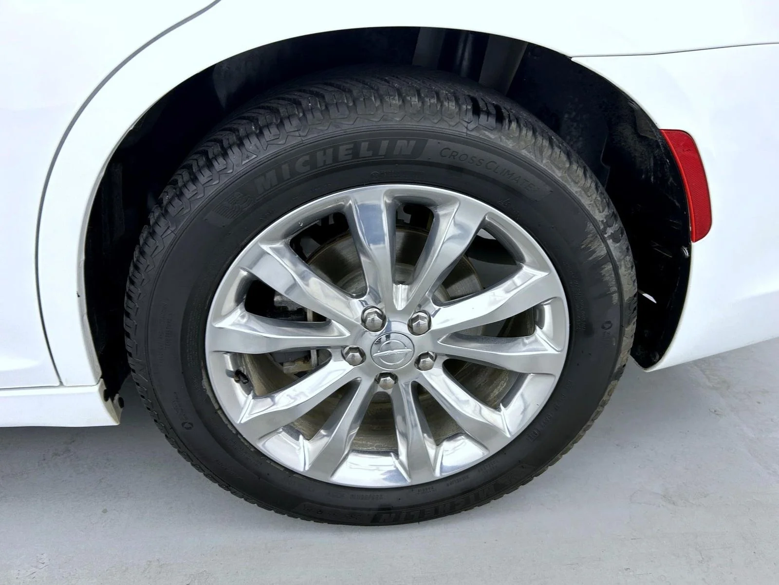 Used 2020 White Chrysler Limited image 23