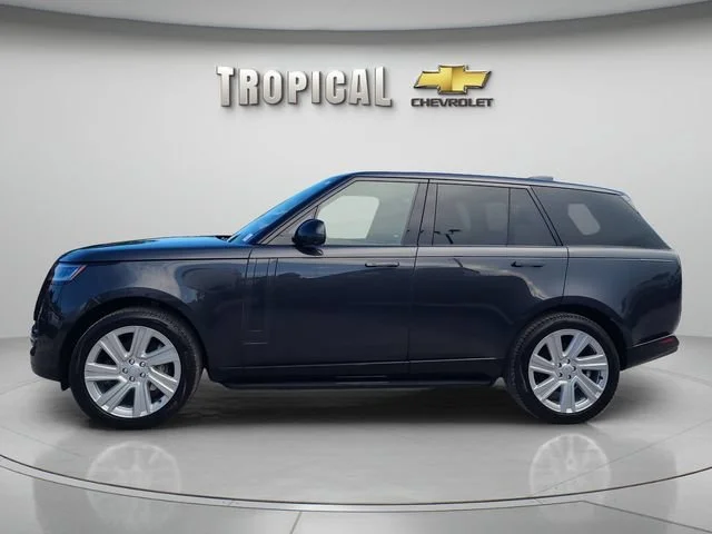 Used 2023 Gray Land Rover SE image 2
