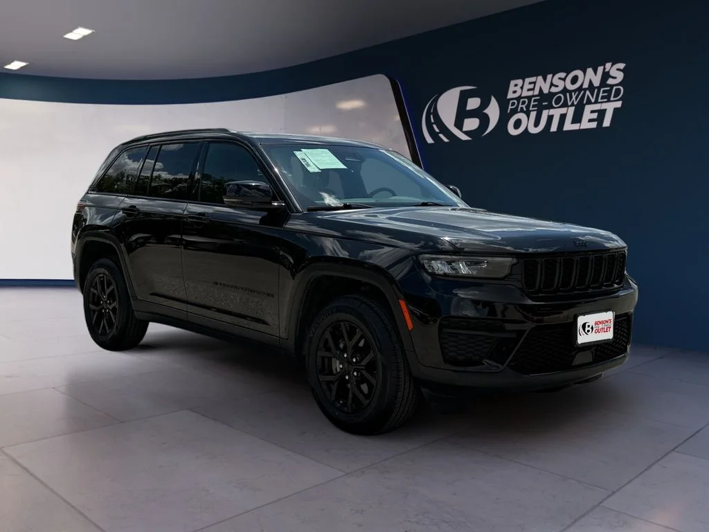 Used 2024 Black Jeep Altitude image 7