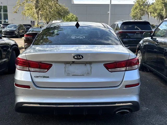 Used 2019 Silver Kia LX image 5