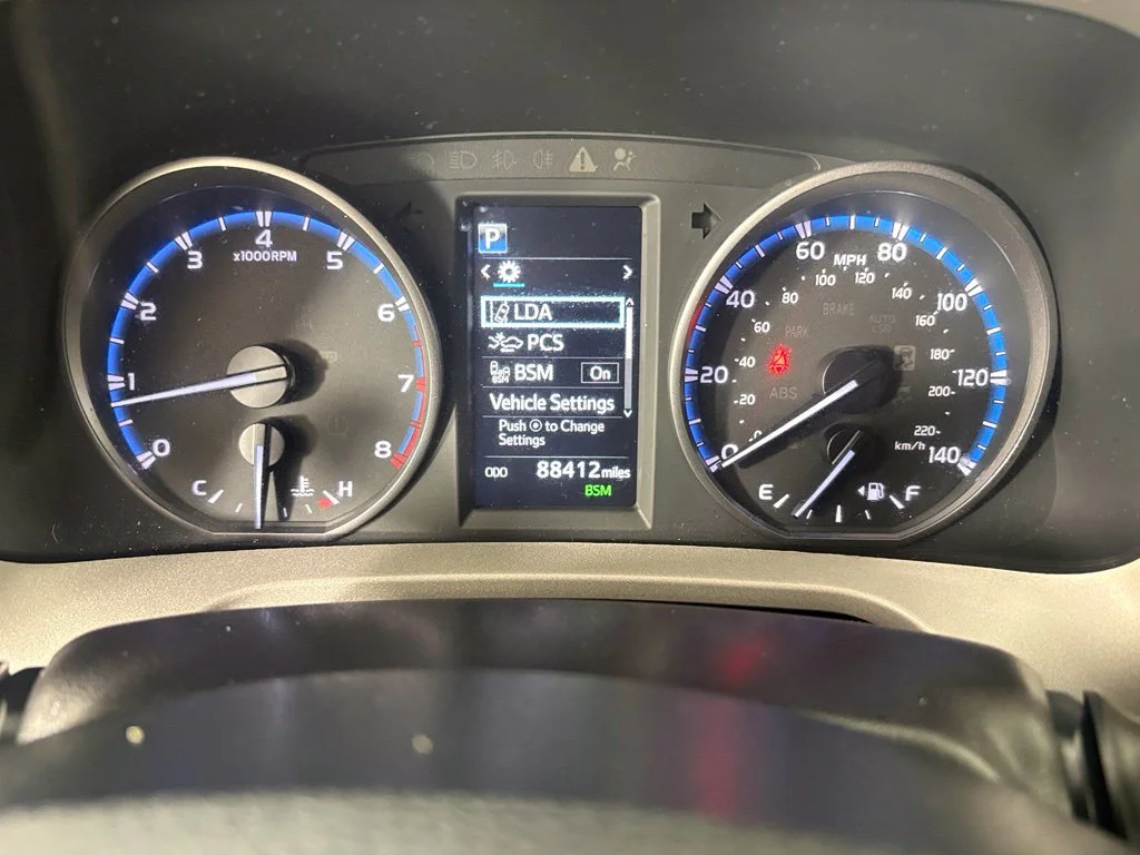 Used 2018 Black Toyota XLE image 26