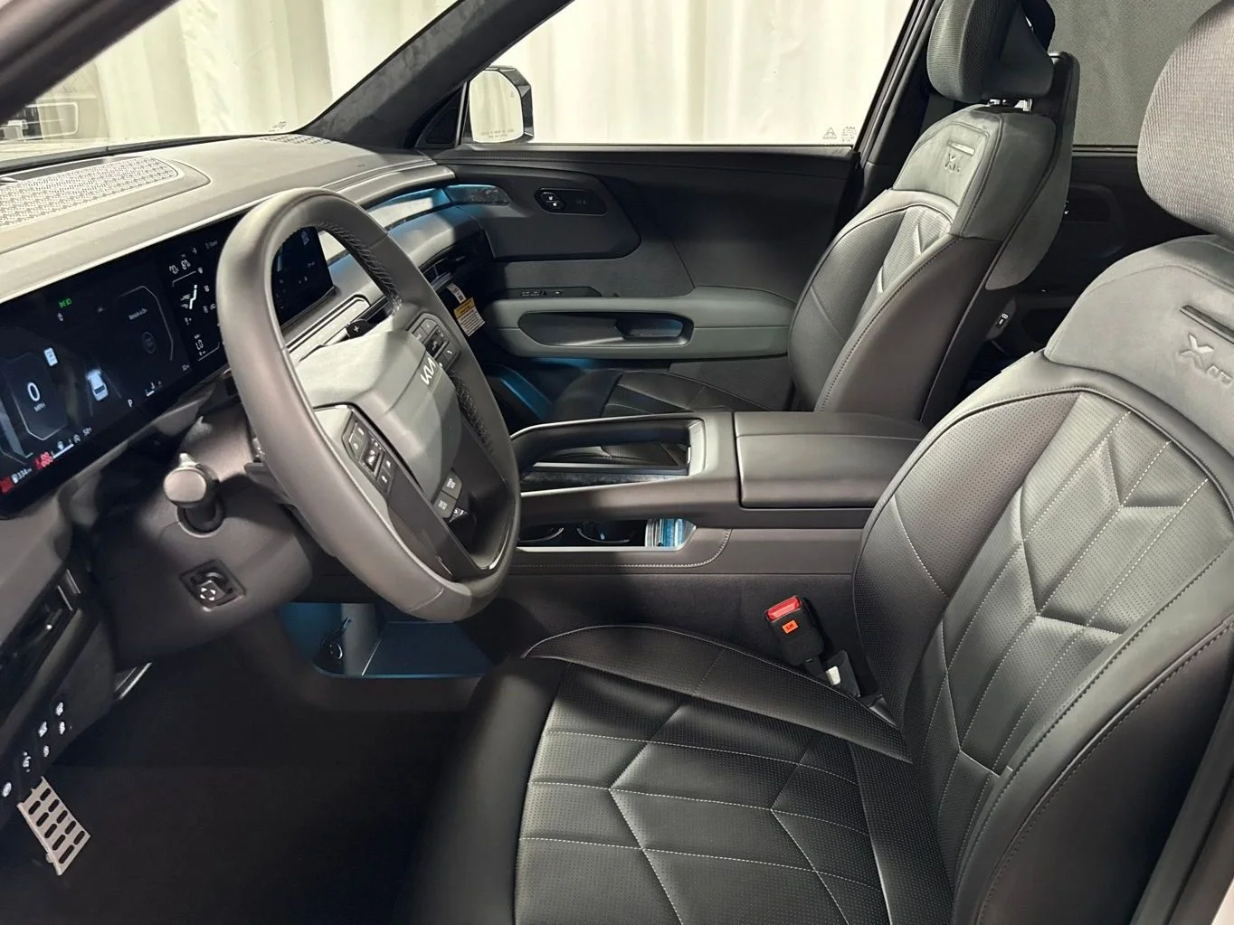 New 2027 Ebony Black Kia X-Pro SX-Prestige image 13