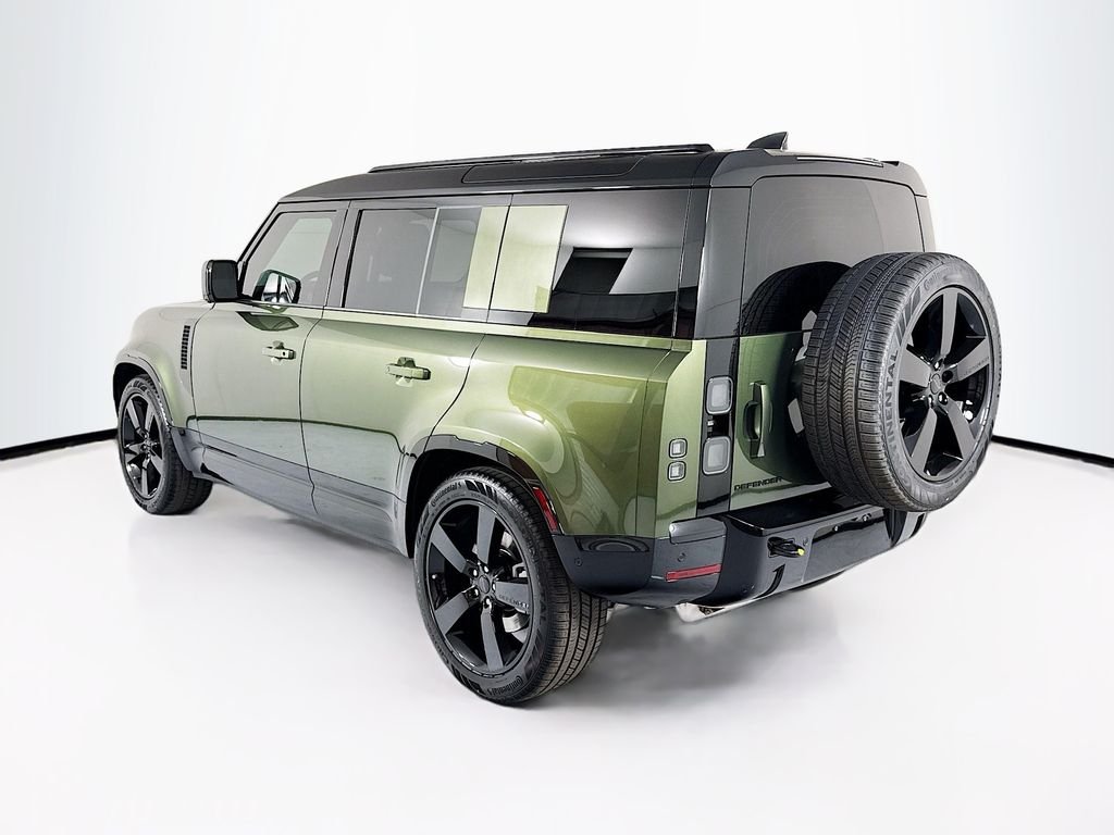 New 2026 Woolstone Green Land Rover X-Dynamic SE image 7