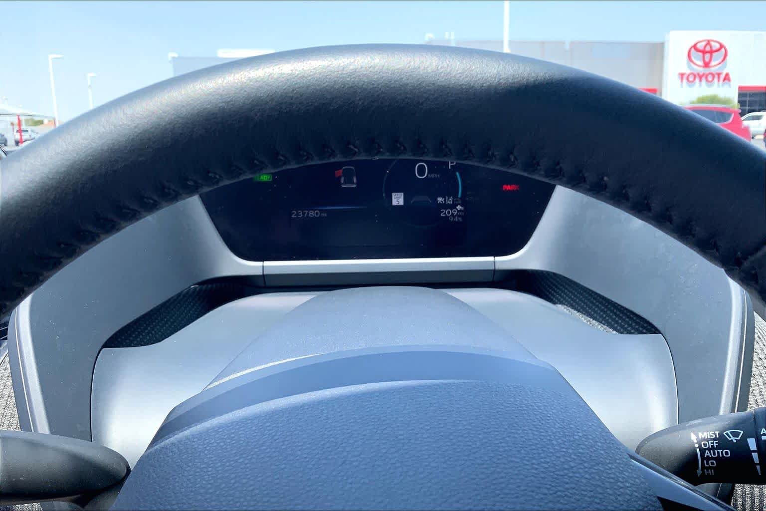 Used 2024 Wind Chill Pearl Toyota XLE image 25