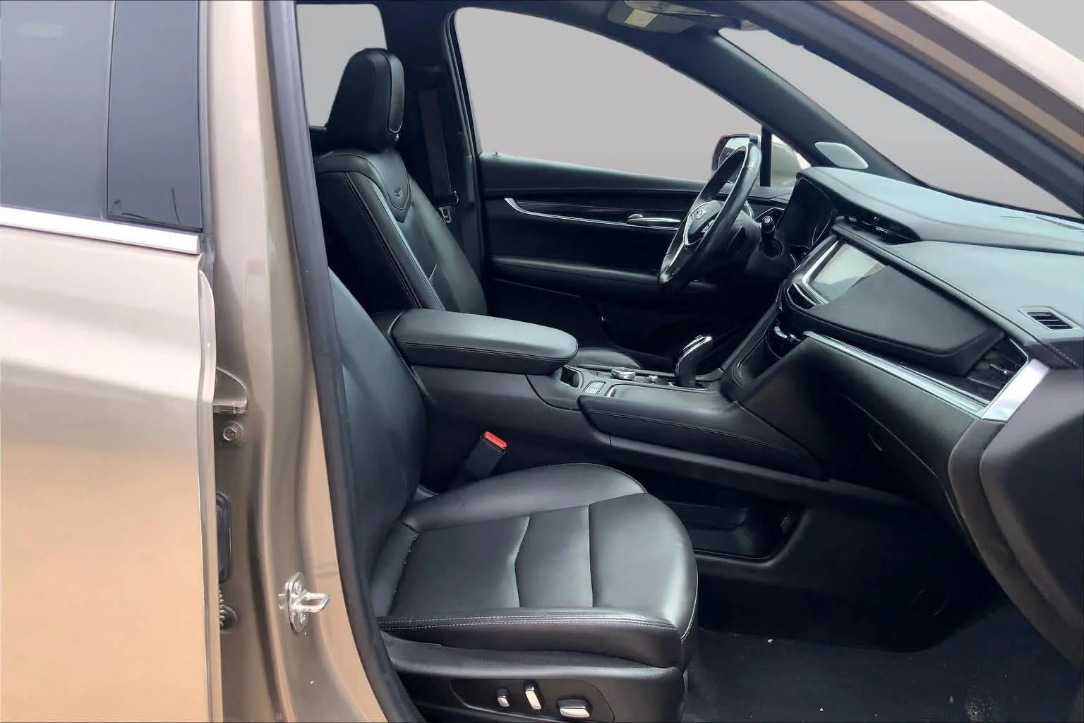 Pre-Owned 2023 Cadillac XT5 FWD Premium Luxury