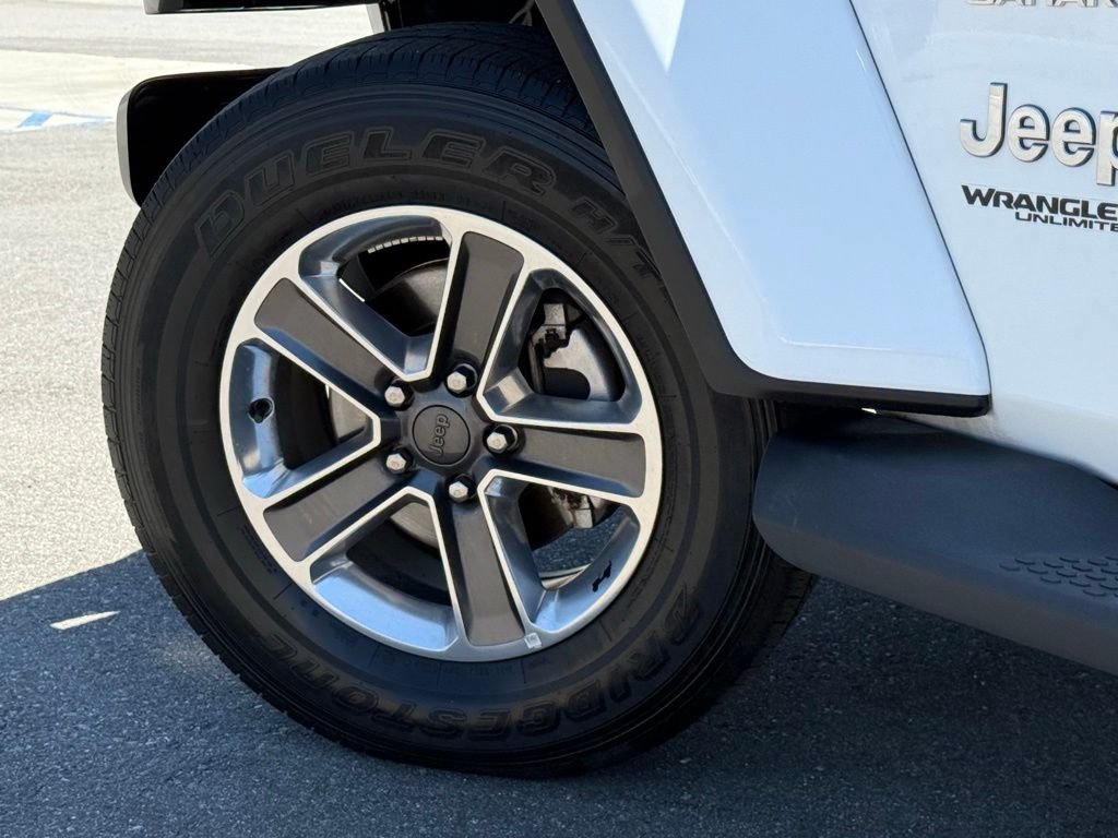 Certified Used 2022 Bright White Clearcoat Jeep Unlimited Sahara image 19